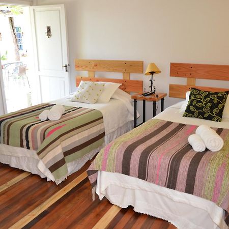 Hostal Petit Verdot Santa Cruz Room photo