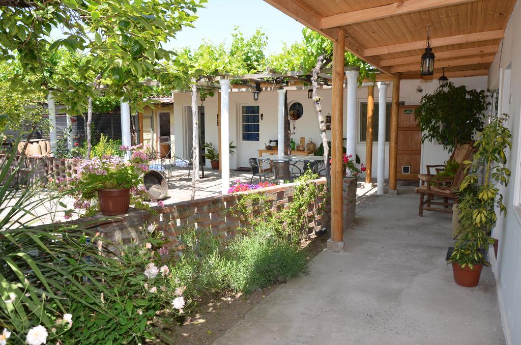 Hostal Petit Verdot Santa Cruz Exterior photo